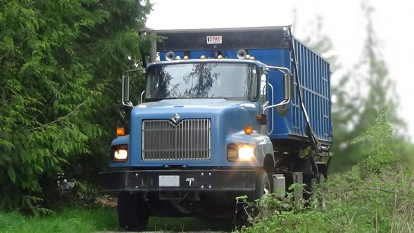 2003 International Bin Hauling Truck